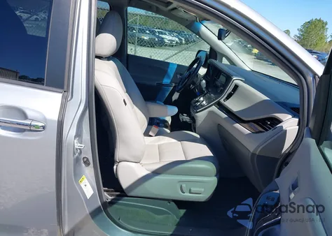 2015 Toyota Sienna Xle Premium 8 Passenger from USA, damaged, VIN 5TDYK3DC1FS678796